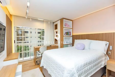 6_photo/94dce47aaf.b87ea8ae06b56093-ATLAS-31ed2fda-9454-4b3d-93af-ccf9c7b53e5f.jpg de apartamento à venda com 4 quartos, 146m² em Centro, Curitiba