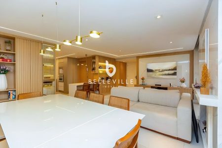 1_photo/94dce47aaf.b87ea8ae06b56093-ATLAS-4a187ec0-4951-4f88-9cba-8e11fbc0ca1b.jpg de apartamento à venda com 4 quartos, 146m² em Centro, Curitiba