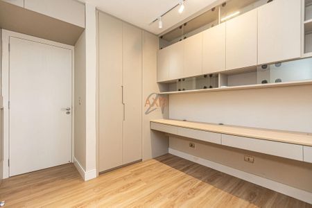 19_photo/94dce47aaf.d015c17c912ec518-ATLAS-4a577f17-b171-4ceb-a5f9-d7e6284bebd1.jpg de apartamento à venda com 4 quartos, 145m² em Centro, Curitiba