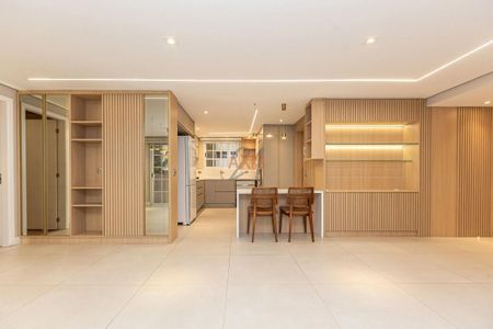 3_photo/94dce47aaf.d015c17c912ec518-ATLAS-7565aeb6-4002-471b-bb95-9aac6df7a4f8.jpg de apartamento à venda com 4 quartos, 145m² em Centro, Curitiba