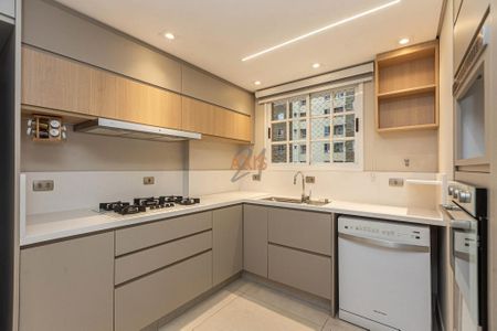 7_photo/94dce47aaf.d015c17c912ec518-ATLAS-ae27d26c-8b93-4b5e-8ab7-eba4b67ae604.jpg de apartamento à venda com 4 quartos, 145m² em Centro, Curitiba