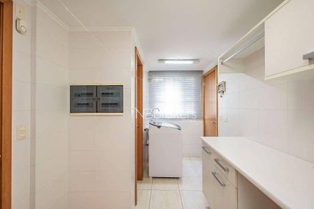 16_photo/94dce47aaf.dadd584d06f5cf19-ATLAS-1e067d47-879c-4a3e-862c-e65066bb56b0.jpg de apartamento à venda com 3 quartos, 167m² em Centro, Curitiba