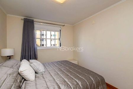 27_photo/94dce47aaf.dadd584d06f5cf19-ATLAS-c8567358-0895-4d2a-af81-b6b9434f37ca.jpg de apartamento à venda com 3 quartos, 167m² em Centro, Curitiba