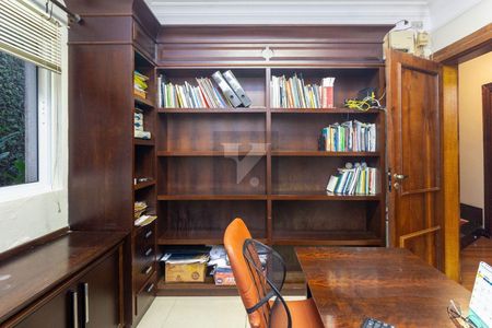 2_photo/94dce47be3.03db170ed25a5d99-ATLAS-17f6bcff-c60e-4b68-9873-26ec56d29bd7.jpg de casa à venda com 8 quartos, 373m² em Batel, Curitiba