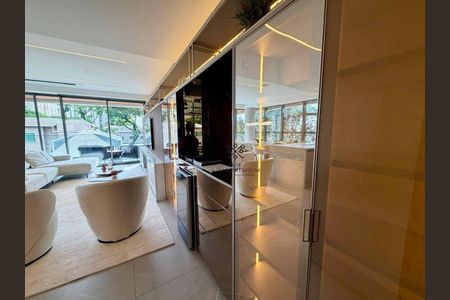 17_photo/94dce47f93.f517c6ef9574daf2-ATLAS-9f717e1b-64c0-4495-9952-adee73d6d9e3.jpg de apartamento para alugar com 3 quartos, 153m² em Água Verde, Curitiba