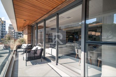 4_photo/94dce47f95.f517c6ef9574daf2-ATLAS-1d466017-ddbb-4901-af38-a04bcd968e8e.jpg de apartamento para alugar com 3 quartos, 153m² em Água Verde, Curitiba