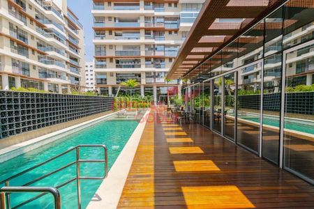 3_photo/94dce47faf.3ed203b9345acd30-ATLAS-46fe8f4e-bb55-4e22-b39f-6a0651865545.jpg de apartamento para alugar com 3 quartos, 167m² em Água Verde, Curitiba