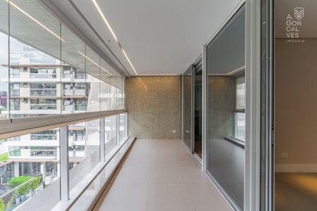 8_photo/94dce47faf.dc5be7dd53306c74-ATLAS-5404f4d9-5aea-4d95-9257-e21a095911ea.jpg de apartamento à venda com 3 quartos, 133m² em Água Verde, Curitiba