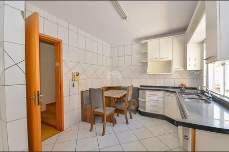 26_photo/94dce4810b.60e15830ee8f1160-ATLAS-f6856154-7ef5-42d2-8e52-e20627ef4ddf.jpg de casa à venda com 4 quartos, 228m² em Água Verde, Curitiba
