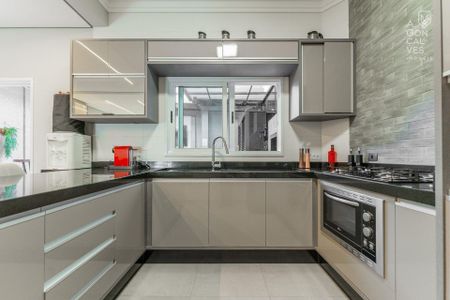 3_photo/94dce48141.c71f1d8725b4ceca-ATLAS-0de2bba8-9c20-4b32-96b2-a22b63c506d4.jpg de casa à venda com 4 quartos, 186m² em Água Verde, Curitiba