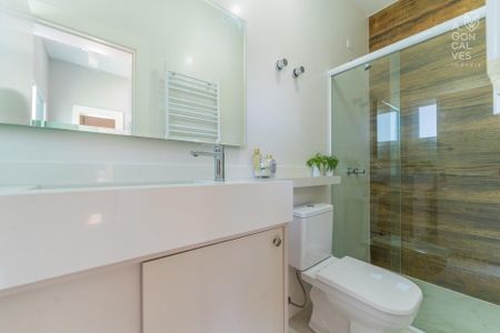 21_photo/94dce48141.c71f1d8725b4ceca-ATLAS-9611e00a-44af-4529-843c-c98fb09f6cd1.jpg de casa à venda com 4 quartos, 186m² em Água Verde, Curitiba