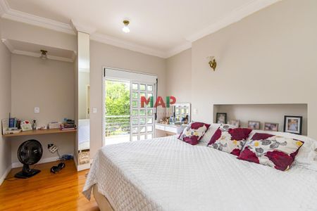 32_photo/94dce482a1.8d18c630dfb2204c-ATLAS-1979e82a-c8c3-4d3f-8a60-3a568e45b9dd.jpg de casa à venda com 4 quartos, 276m² em Água Verde, Curitiba