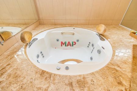 37_photo/94dce482a1.8d18c630dfb2204c-ATLAS-e84a1c65-e25f-4da2-a7b5-2852d96c4972.jpg de casa à venda com 4 quartos, 276m² em Água Verde, Curitiba