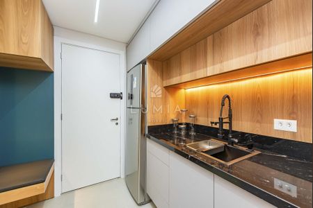 8_photo/94dce483a5.5673371e18da35a0-ATLAS-3aad722f-e512-4200-bb0e-7a82655706f9.jpg de apartamento à venda com 1 quarto, 39m² em Água Verde, Curitiba