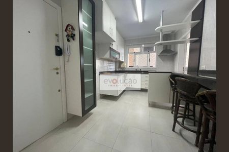 8_photo/94dce483c3.92f1afb65d9faff5-ATLAS-204d12eb-c0a7-4ae8-ab1b-6dded2a24cbb.jpg de apartamento à venda com 3 quartos, 175m² em Água Verde, Curitiba