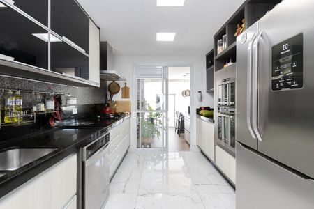 6_photo/94dce483d1.2a5ec1c623a0236e-ATLAS-067064db-0a62-434e-a0c4-4d7e1a1a3a6c.jpg de apartamento para alugar com 3 quartos, 158m² em Água Verde, Curitiba