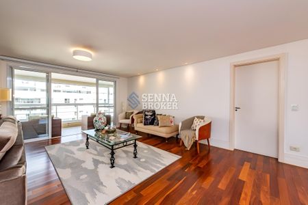 8_photo/94dce483d1.2a5ec1c623a0236e-ATLAS-0ba6c0f2-cec5-4f7f-8f83-e22150026f0f.jpg de apartamento à venda com 3 quartos, 158m² em Água Verde, Curitiba