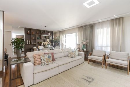 6_photo/94dce483d1.2a5ec1c623a0236e-ATLAS-fd0387e1-1efb-497c-a8e9-3b0f633ac7ef.jpg de apartamento para alugar com 3 quartos, 158m² em Água Verde, Curitiba