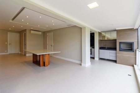 8_photo/94dce483d1.5f4a768a92be5e80-ATLAS-d8aa041a-e8d7-4d30-b256-2402b73009ef.jpg de apartamento para alugar com 4 quartos, 158m² em Água Verde, Curitiba