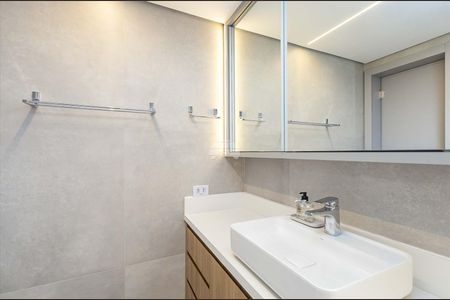 33_photo/94dce483d1.d158d6cd19230f30-ATLAS-406a504d-0549-42b2-bec5-bc452a3d19ab.jpg de apartamento à venda com 3 quartos, 158m² em Água Verde, Curitiba