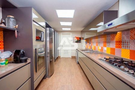 9_photo/94dce483ed.1aa5b8f538f3adaf-ATLAS-9b1d11b8-c422-49bf-85bb-848885002c1d.jpg de apartamento à venda com 4 quartos, 193m² em Água Verde, Curitiba