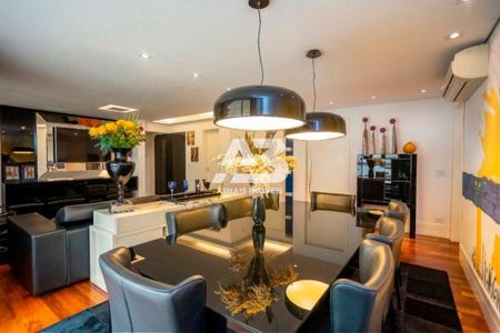 3_photo/94dce483ed.1aa5b8f538f3adaf-ATLAS-d72cc55f-e6db-4798-8f18-3f4dea34b7c4.jpg de apartamento à venda com 4 quartos, 193m² em Água Verde, Curitiba