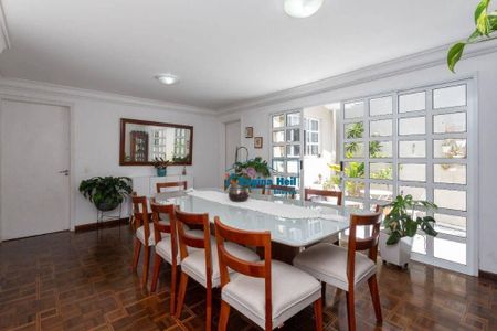 12_photo/94dce48465.c07bf5e8d87ad2c6-ATLAS-0cf4e6fa-54e6-4fdb-9aab-6a704ec35877.jpg de casa à venda com 4 quartos, 343m² em Água Verde, Curitiba