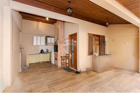 4_photo/94dce48495.4f7e82ff3a172009-ATLAS-29fc4358-a3ad-41cb-983a-72a6eb54fe7c.jpg de casa à venda com 5 quartos, 250m² em Água Verde, Curitiba