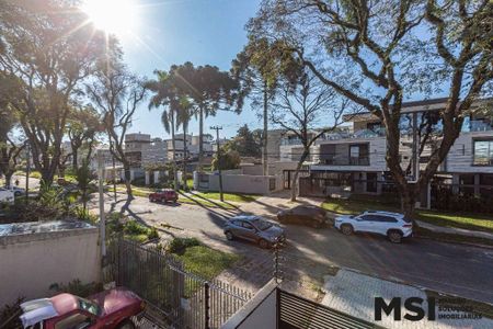 12_photo/94dce4858b.82dfd85ef928e01e-ATLAS-44cb6573-4fd9-4666-9315-762da5197a8d.jpg de casa à venda com 3 quartos, 179m² em Água Verde, Curitiba