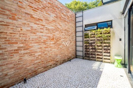 8_photo/94dce4860d.3b57973b6ba6616d-ATLAS-1bc5a200-203a-4e01-9e41-a6549b1a4b47.jpg de casa à venda com 3 quartos, 200m² em Água Verde, Curitiba