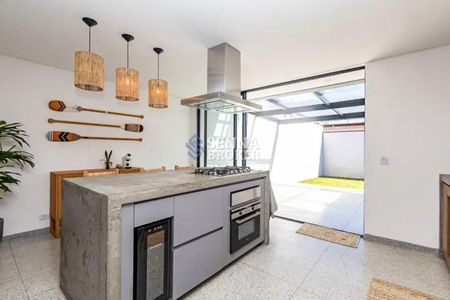 8_photo/94dce4860d.7aeb7bc2eb1ec1ba-ATLAS-7fa34ae4-e6f6-4a70-bb5a-d5666a963a25.jpg de casa à venda com 3 quartos, 174m² em Água Verde, Curitiba