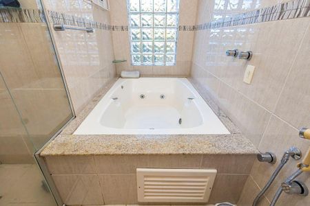 25_photo/94dce4865b.d064f87ba2f4a60c-ATLAS-2b6954d0-ba9d-44b6-be84-a1029f9b3f36.jpg de casa à venda com 3 quartos, 211m² em Água Verde, Curitiba