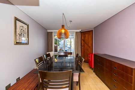 5_photo/94dce4865b.d064f87ba2f4a60c-ATLAS-45801234-8ec6-4d5a-aeae-2c7e12723edb.jpg de casa à venda com 3 quartos, 211m² em Água Verde, Curitiba