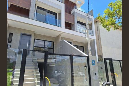 3_photo/94dce486b7.a8710b8aa3f77d26-ATLAS-a49f61ce-4b92-4fdc-9a34-232a0e5b69b1.jpg de casa à venda com 3 quartos, 260m² em Água Verde, Curitiba