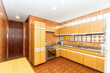 4_photo/94dce486db.dd63bef89a0f751f-ATLAS-494fbacc-7cab-4fbe-bb70-51e6004c8c3e.jpg de casa à venda com 4 quartos, 552m² em Água Verde, Curitiba