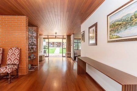 11_photo/94dce486db.dd63bef89a0f751f-ATLAS-75705462-d7ec-42e3-938c-b9ad89dafe1c.jpg de casa à venda com 4 quartos, 552m² em Água Verde, Curitiba