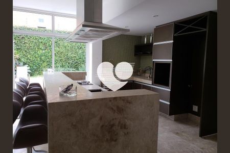 8_photo/94dce48723.dd63bef89a0f751f-ATLAS-e6fddb1a-582a-4aa7-b0ae-b9706d13d017.jpg de casa à venda com 4 quartos, 708m² em Água Verde, Curitiba