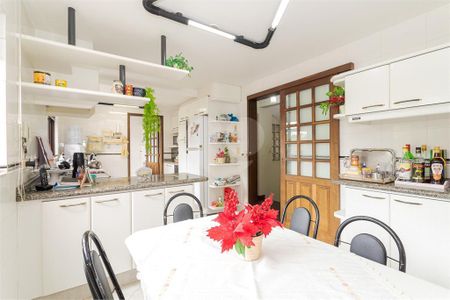 10_photo/94dce487c5.bab592124e6b75e1-ATLAS-60c9e060-f59b-4b2e-bfa0-a80458dd43e0.jpg de casa à venda com 3 quartos, 366m² em Água Verde, Curitiba