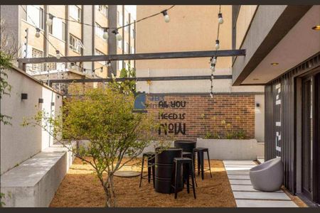 7_photo/94dce487cb.f7e81ba1849dc159-ATLAS-3f68b15c-27c3-41ee-95d2-ff45afde3c35.jpg de apartamento à venda com 1 quarto, 31m² em Água Verde, Curitiba