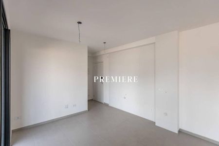 6_photo/94dce487cb.f7e81ba1849dc159-ATLAS-d8bc7d10-1429-4e25-bb67-b6d03955c513.jpg de apartamento à venda com 1 quarto, 33m² em Água Verde, Curitiba