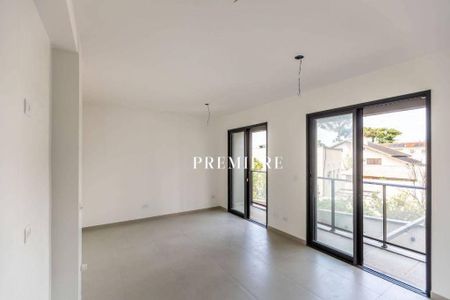 3_photo/94dce487cb.f7e81ba1849dc159-ATLAS-f543a3b0-ef36-4c23-b5ea-941fcf9592b3.jpg de apartamento à venda com 1 quarto, 33m² em Água Verde, Curitiba