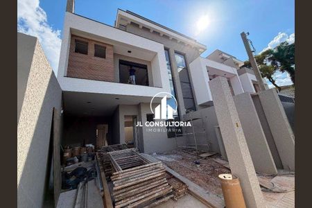 2_photo/94dce4889b.c8b1397654349ceb-ATLAS-2a38ebbf-8794-4737-bc20-c8144b00894e.jpg de casa à venda com 3 quartos, 182m² em Água Verde, Curitiba