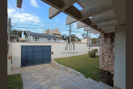3_photo/94dce488cf.b37fb779aadef412-ATLAS-ed94da89-badf-4adc-a62a-ecd2b4913a97.jpg de casa à venda com 4 quartos, 240m² em Água Verde, Curitiba