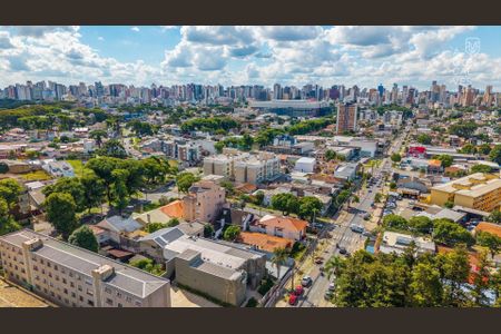 37_photo/94dce48931.89f59dbe2f4c12d7-ATLAS-a47f49e4-305a-4e7f-830c-3e70b4ee6e53.jpg de casa à venda com 4 quartos, 180m² em Mercês, Curitiba