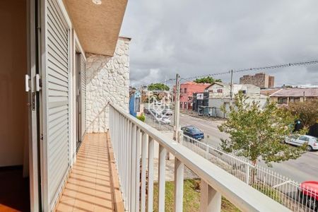 48_photo/94dce48c81.4f85961011138ca9-ATLAS-9f18f18c-1d2d-451d-a207-aac8aaf4d2ba.jpg de casa à venda com 4 quartos, 197m² em Centro, Curitiba