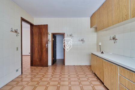 31_photo/94dce48c81.be72bd3c78b3513c-ATLAS-55a9ab15-7a3d-4dae-a429-56bef33bbe55.jpg de casa à venda com 3 quartos, 197m² em Centro, Curitiba