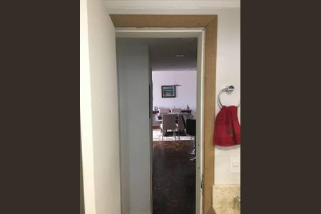 4_photo/94dce48d9b.eaddc2c0d874cec9-ATLAS-5df54175-5f66-401d-82df-ada135c9cbfc.jpg de apartamento à venda com 0 quarto, 102m² em Centro, Curitiba