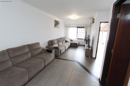 5_photo/94dce4900d.3943f311d32c0dd9-ATLAS-e08a49ea-8361-471d-ba2e-ecaeb5b6b06c.jpg de casa à venda com 3 quartos, 190m² em Parolin, Curitiba