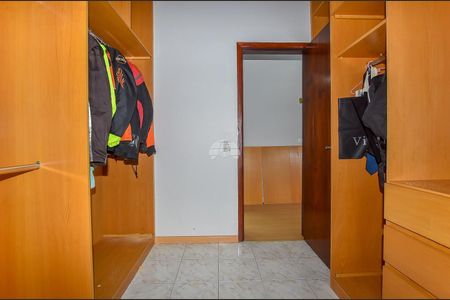 9_photo/94dce4903d.81b4915e0c4aa55b-ATLAS-2649b254-0e1d-46ec-bbf2-a02271e08a04.jpg de casa à venda com 4 quartos, 200m² em Parolin, Curitiba