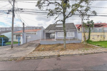 2_photo/94dce4903d.81b4915e0c4aa55b-ATLAS-488b1240-15b9-4b76-ad1e-2169ca8cf6fe.jpg de casa à venda com 4 quartos, 200m² em Parolin, Curitiba